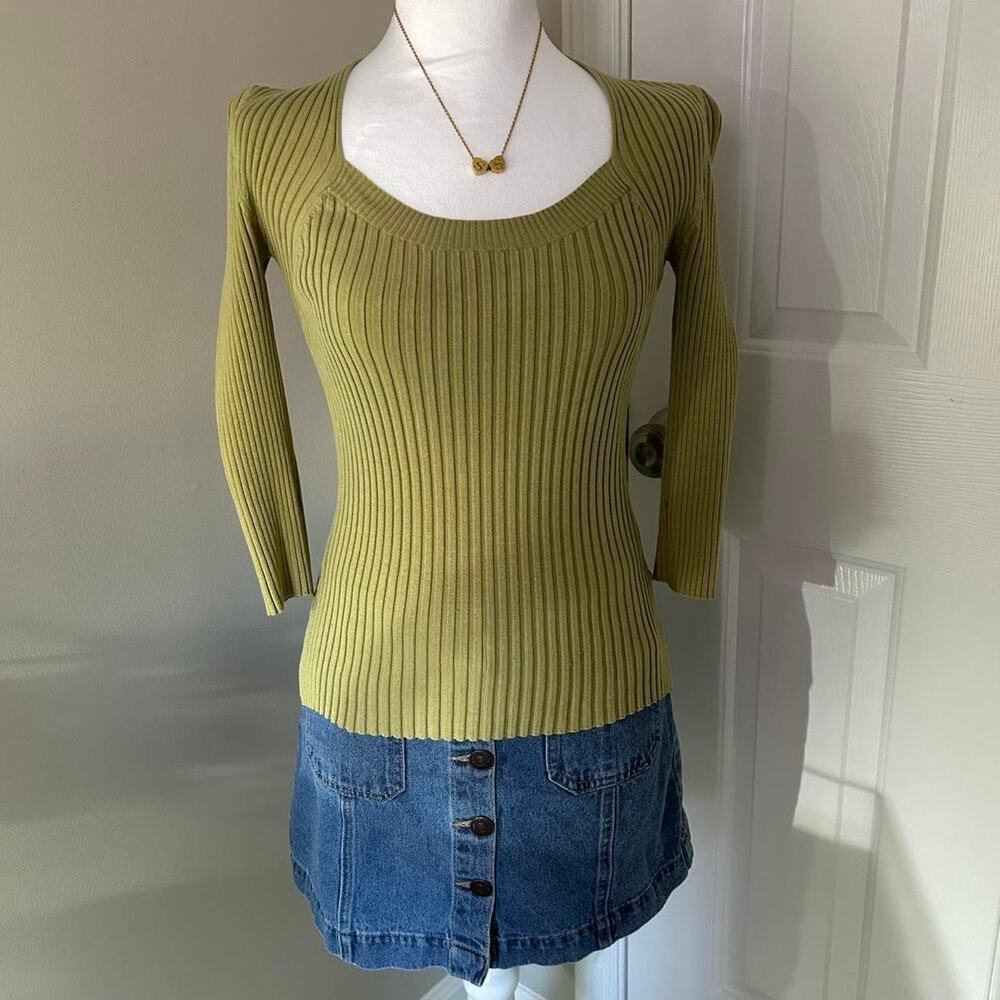 Green ribbed long sleeve top